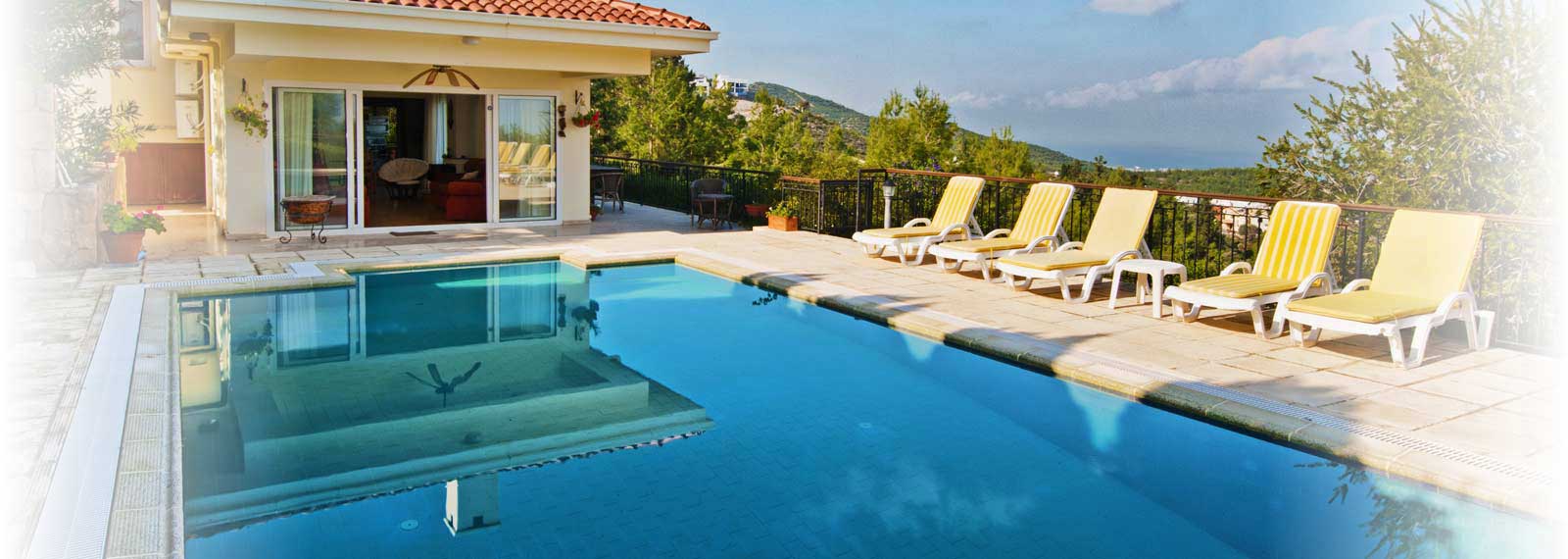 Kıbrıs Girne'de kiralık özel havuzlu bir villa